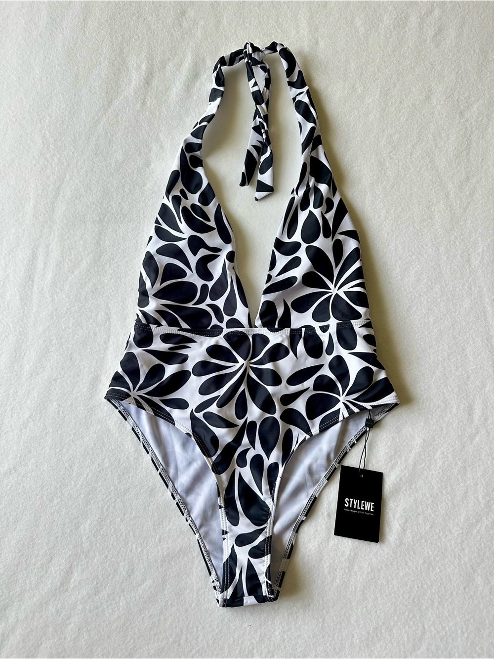 Stylewe Women One Piece Swimsuit Black White Floral Halter Plunge NWT Medium